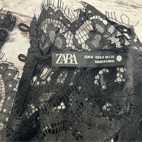 Zara women’s laced blouse quarter sleeve key hole back black Small - Picture 3 of 5